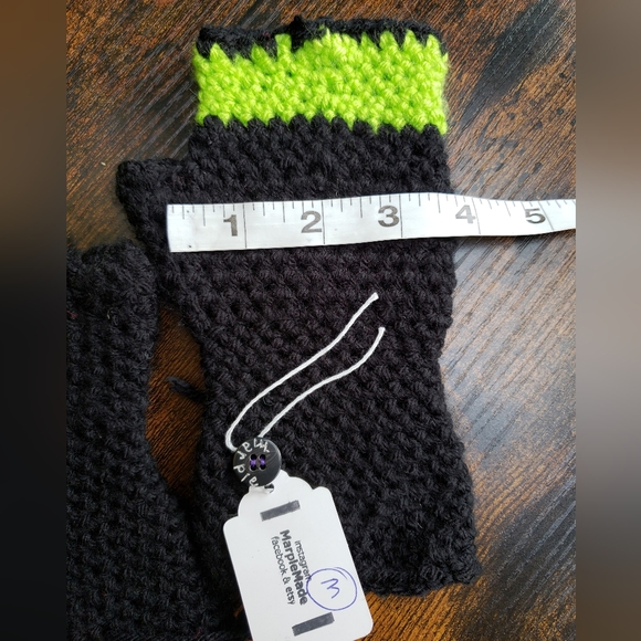 NWT* Handmade Fingerless gloves💜 super soft acrylic, Billie Eilish, MarpleMade - Picture 5 of 7